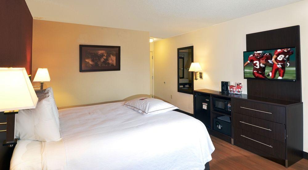 Red Roof Inn Plus+ & Suites Chattanooga - Downtown מראה חיצוני תמונה